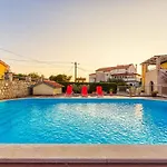 Marina 1 With Shared Pool Lejlighed *