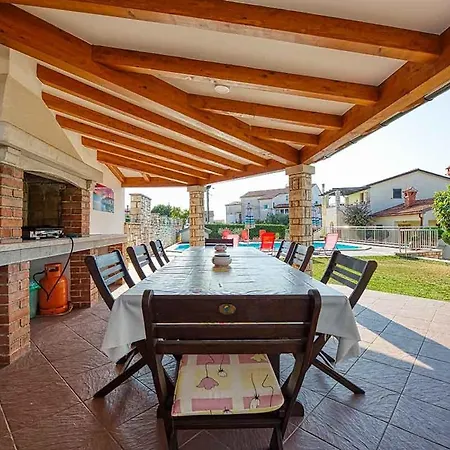 Marina 1 With Shared Pool Apartment