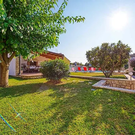 Marina 1 With Shared Pool Apartment