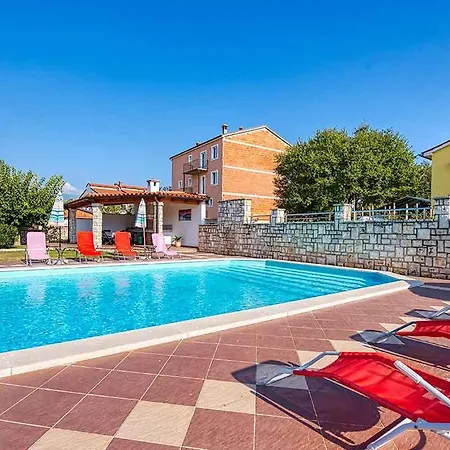 Marina 1 With Shared Pool Apartment