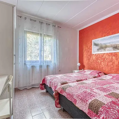 Apartment Marina 1 With Shared Pool Rovinjsko Selo
