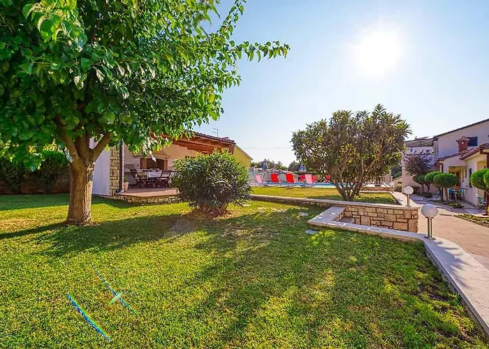 Marina 1 With Shared Pool Apartment